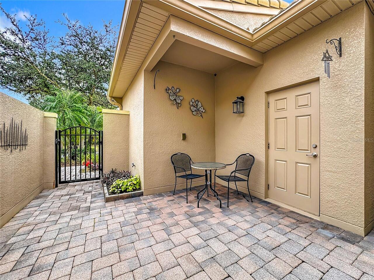 Listing Photo 12