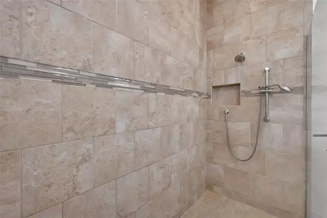 Listing Photo 34