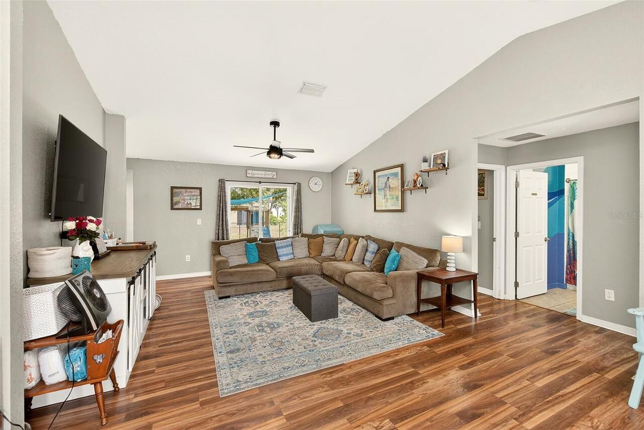 Listing Photo 8