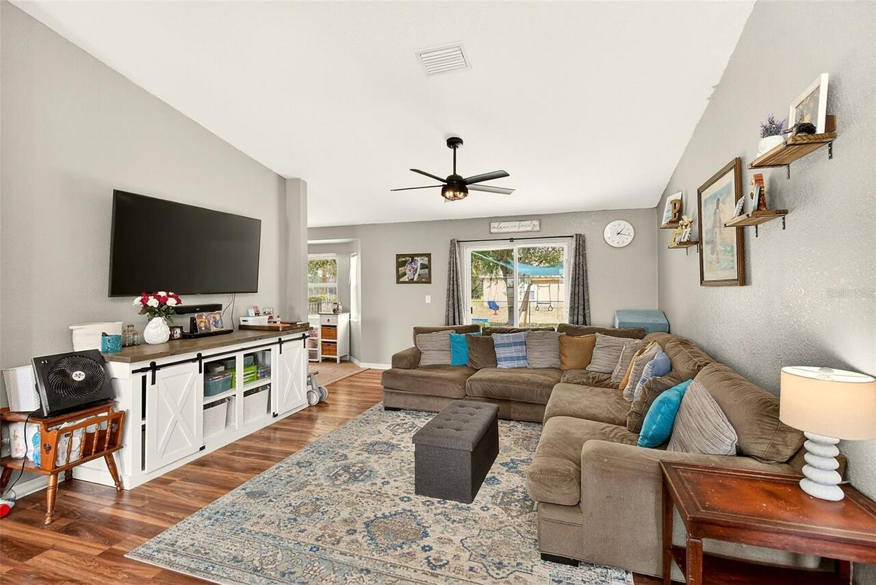 Listing Photo 9