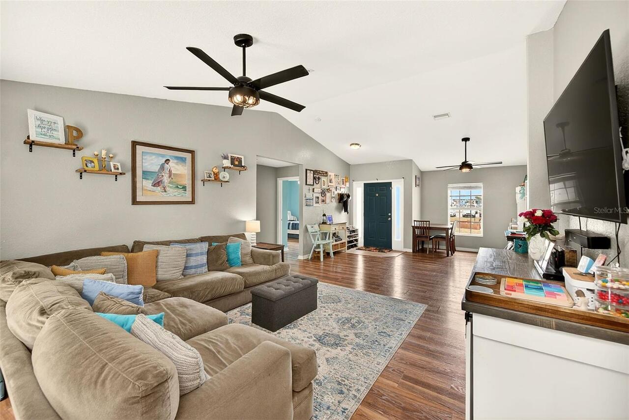 Listing Photo 10