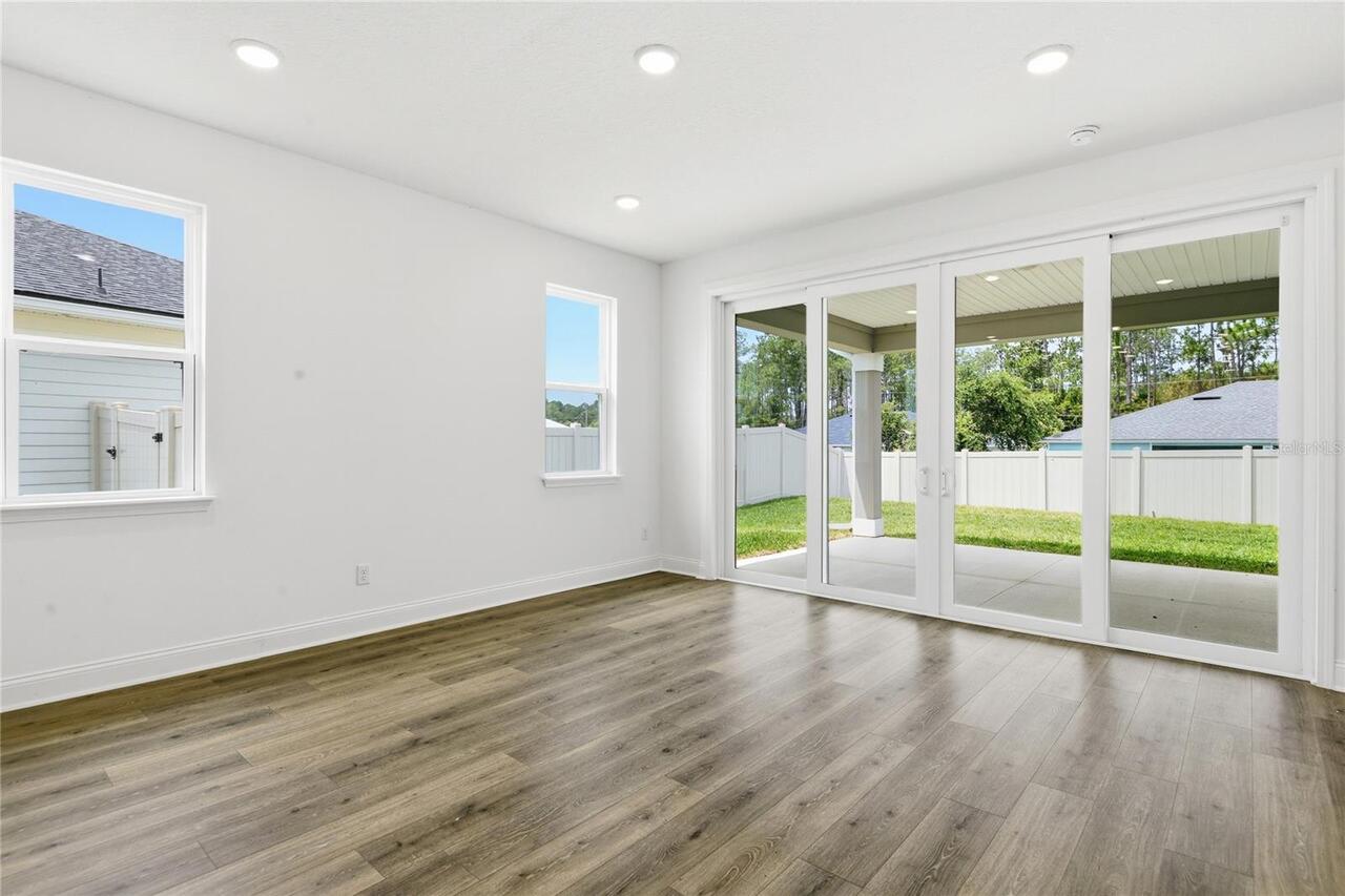Listing Photo 8