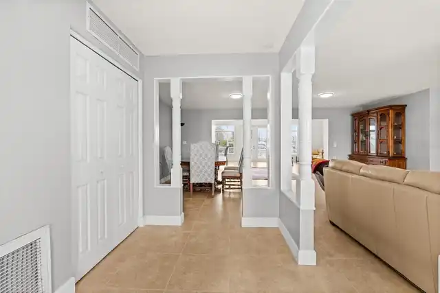 Listing Photo 11