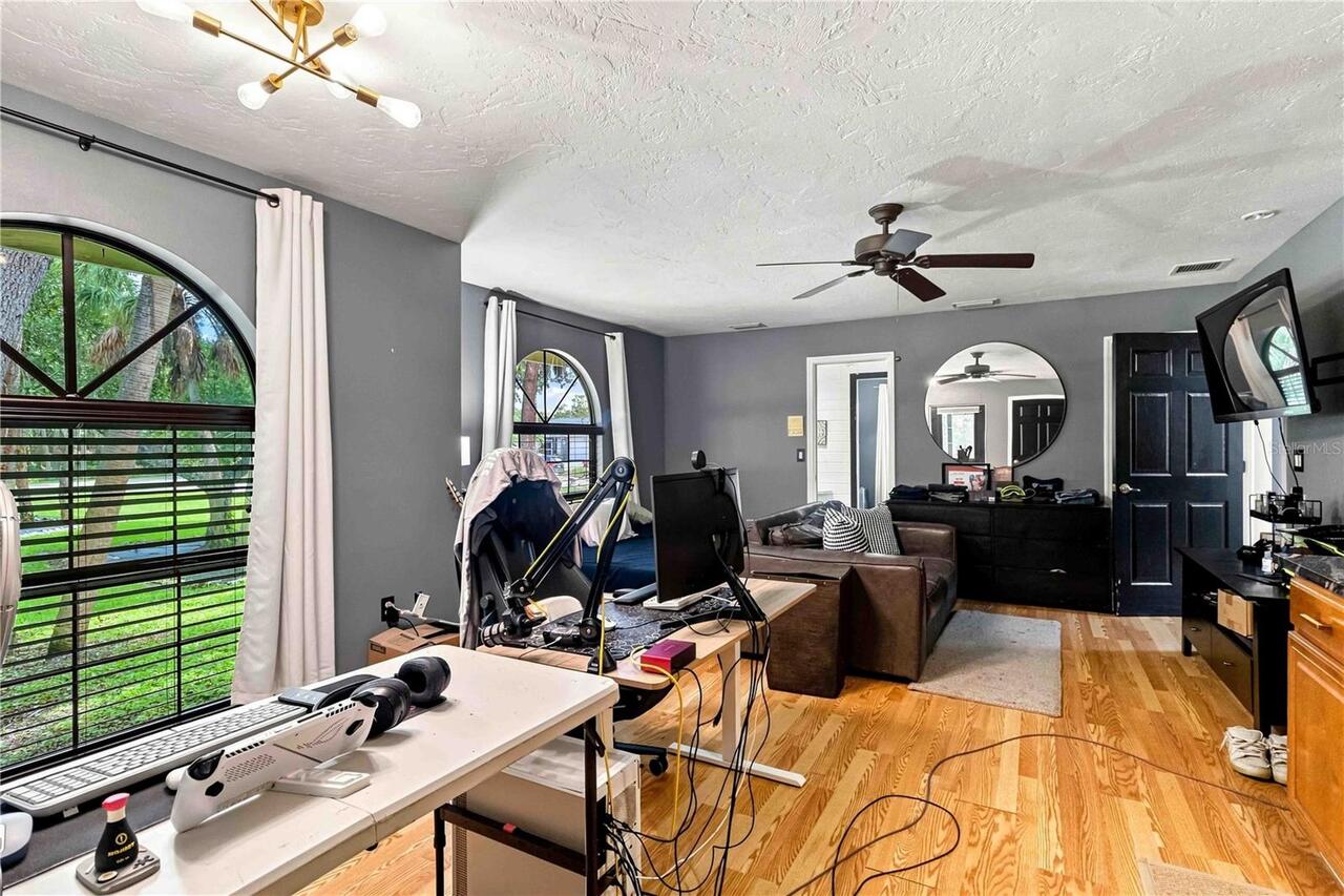 Listing Photo 23