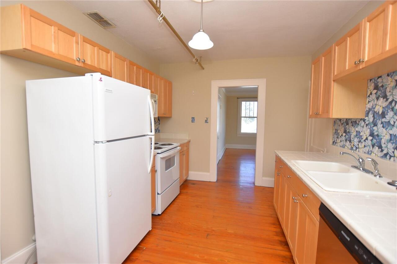 Listing Photo 9