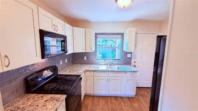 Listing Photo 7