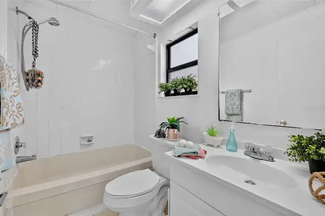 Listing Photo 16