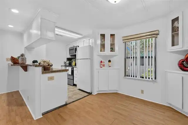 Listing Photo 18