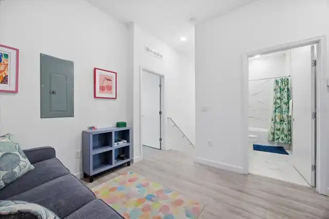 Listing Photo 17