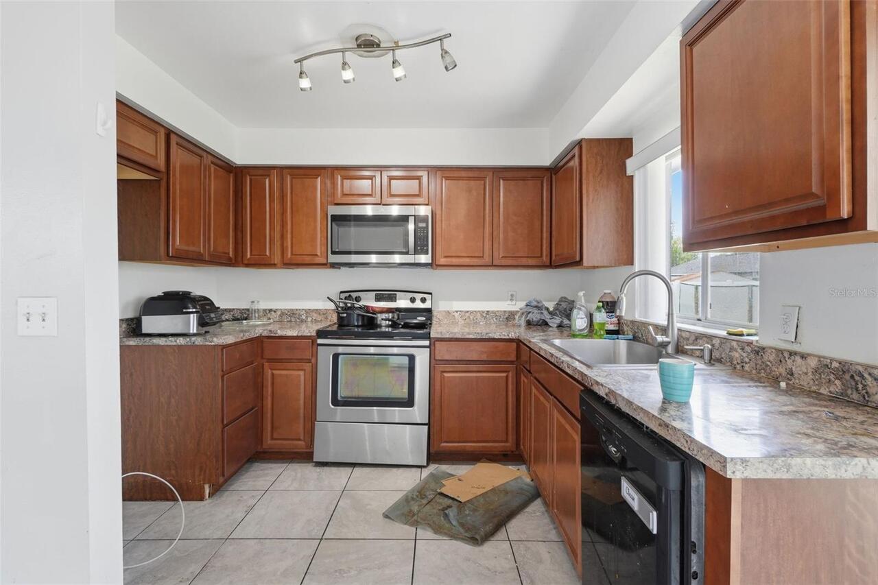 Listing Photo 10