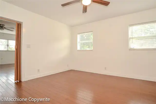 Listing Photo 9