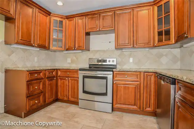 Listing Photo 14