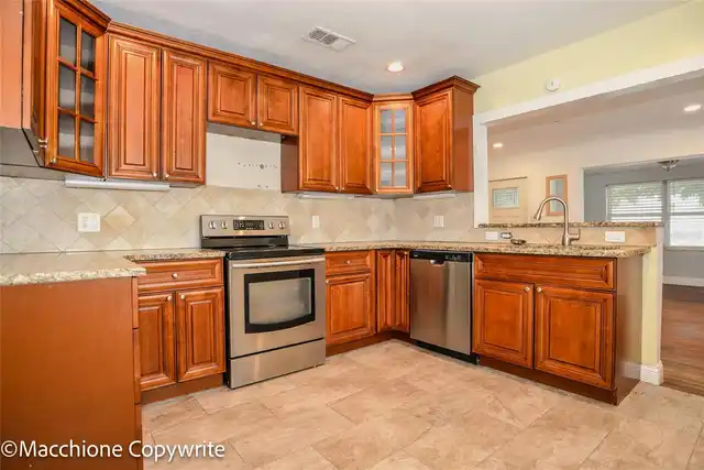 Listing Photo 15