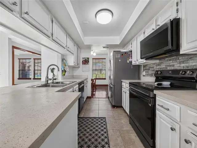Listing Photo 16