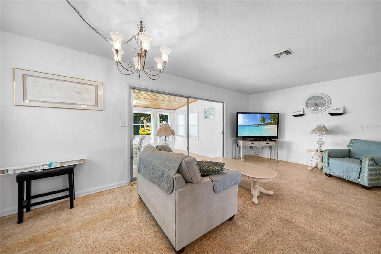 Listing Photo 9