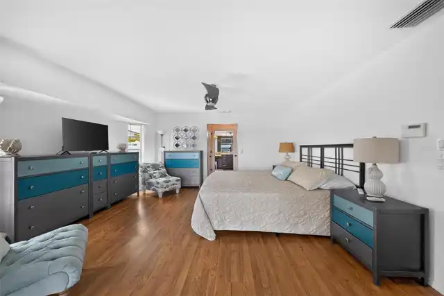 Listing Photo 22