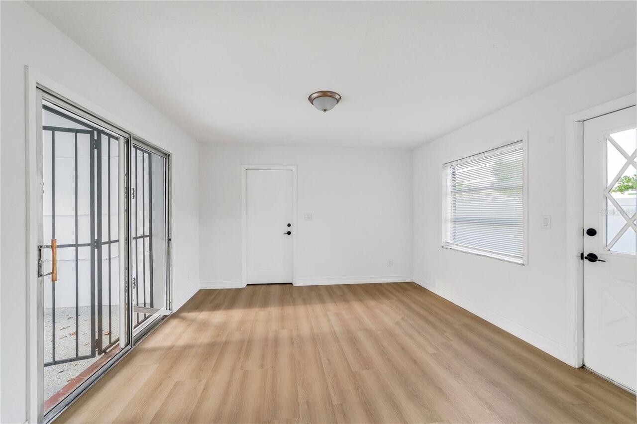 Listing Photo 12