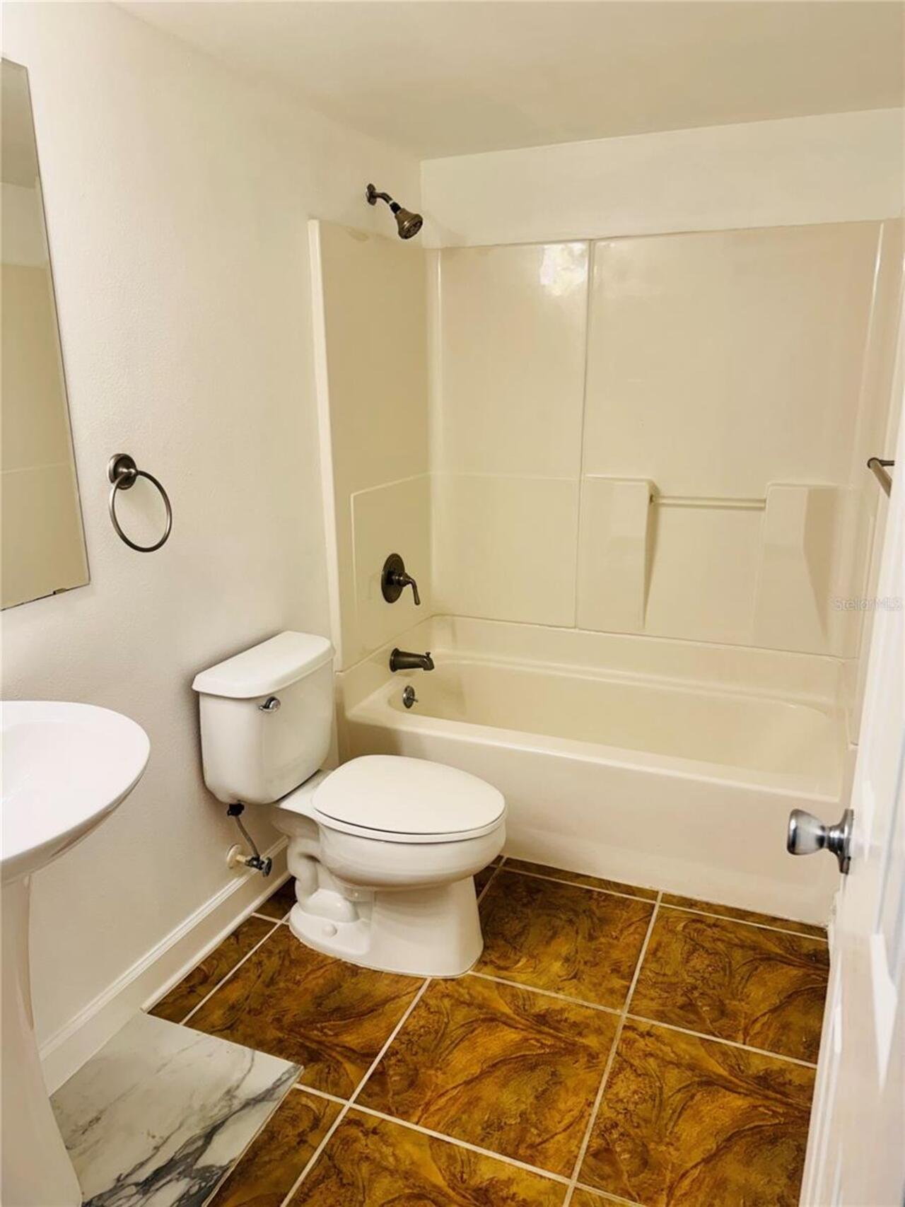 Listing Photo 18