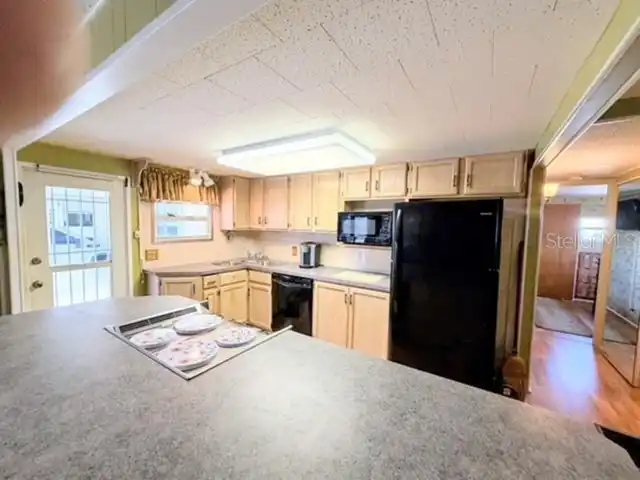 Listing Photo 7