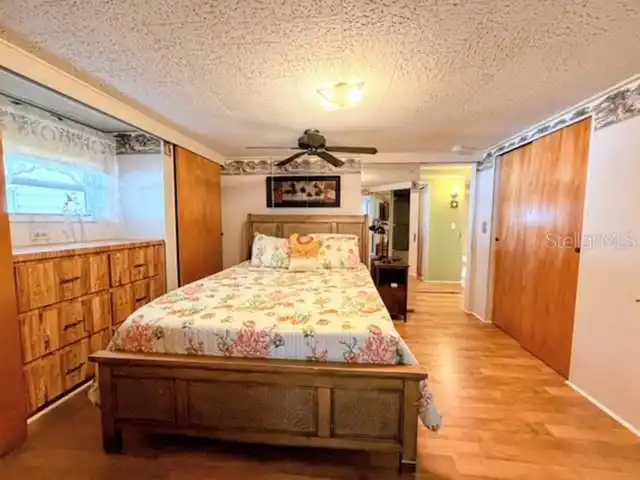 Listing Photo 11