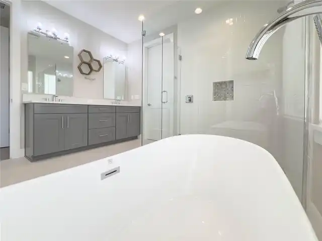 Listing Photo 32