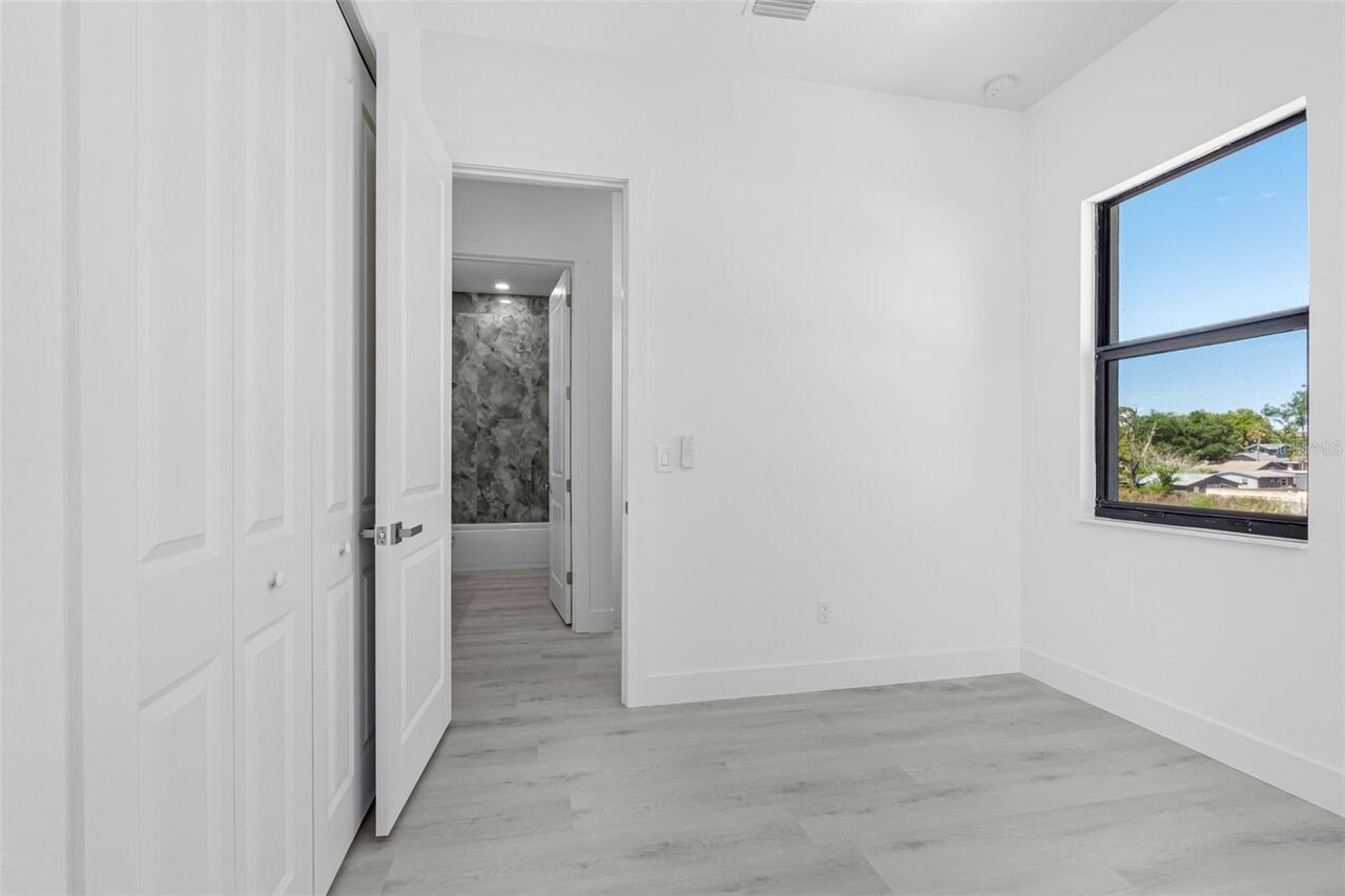 Listing Photo 24