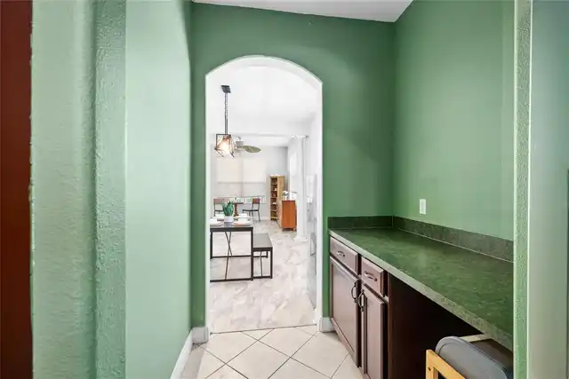 Listing Photo 12