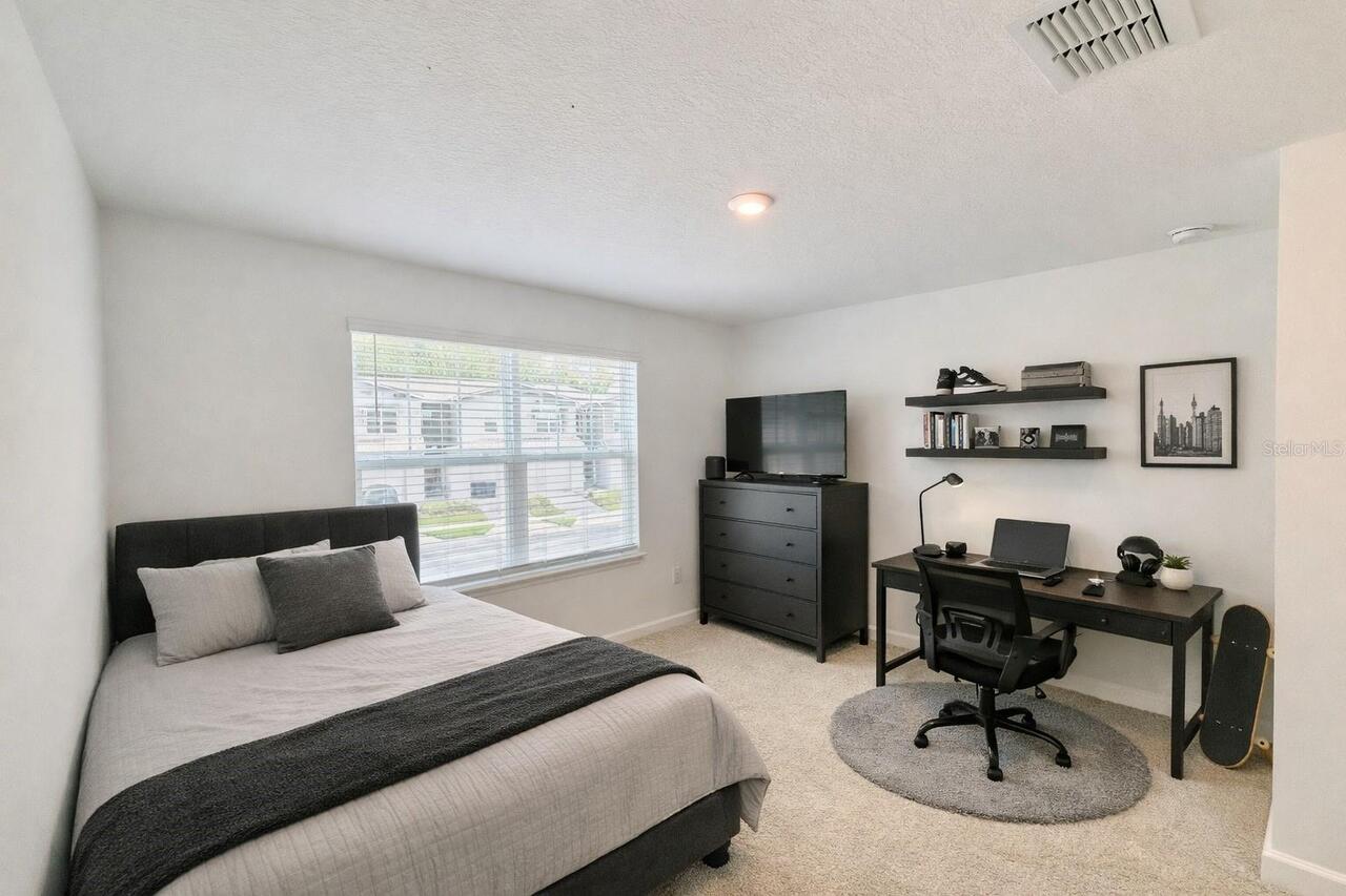 Listing Photo 10