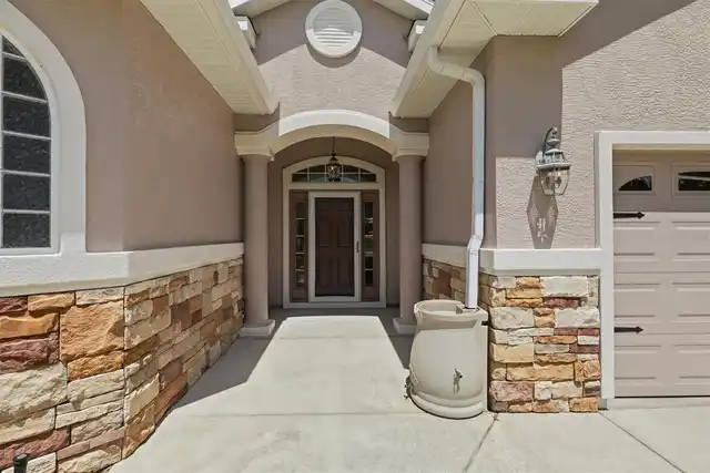 Listing Photo 8
