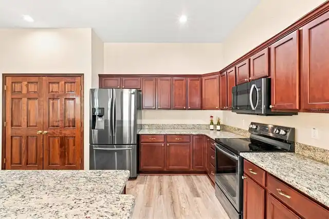 Listing Photo 23