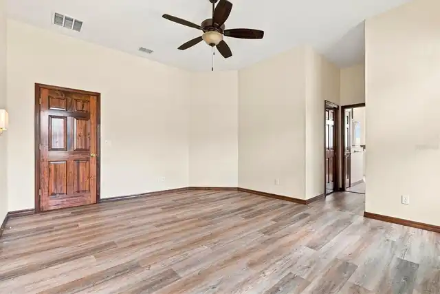 Listing Photo 29