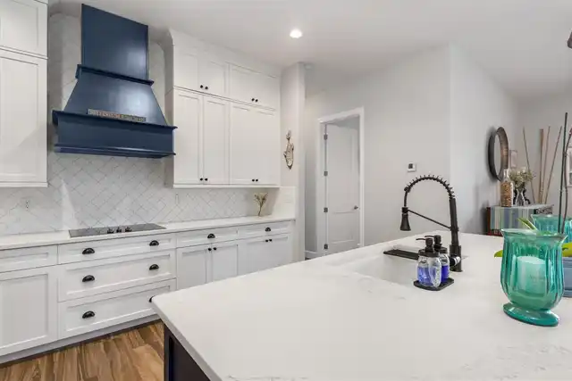 Listing Photo 15