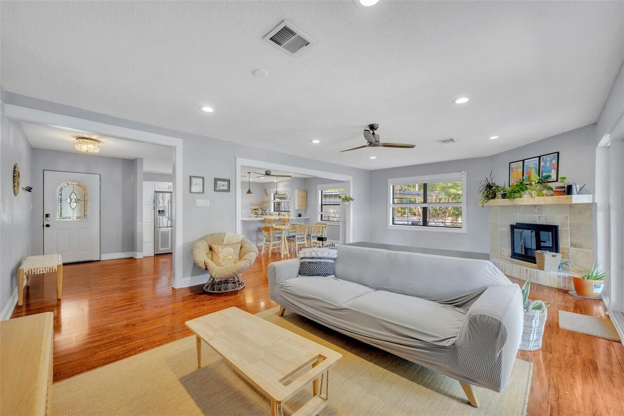 Listing Photo 11