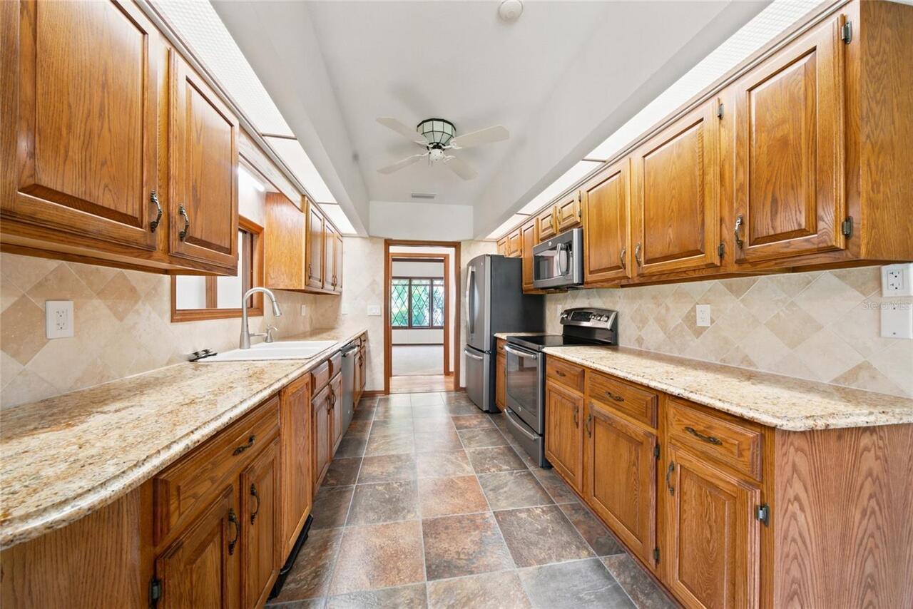 Listing Photo 14