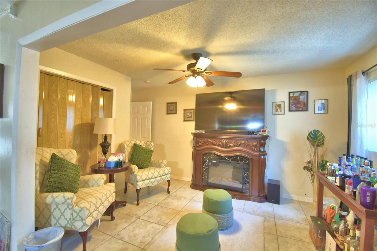 Listing Photo 12