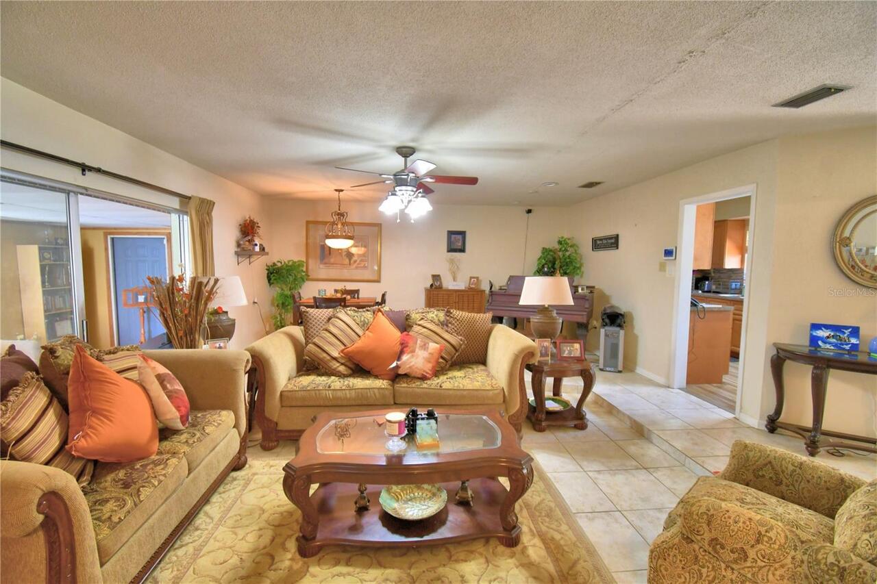 Listing Photo 14