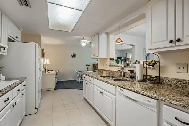 Listing Photo 14