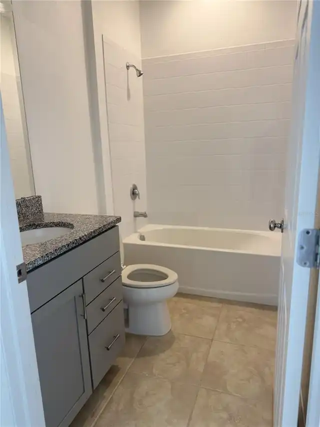 Listing Photo 8