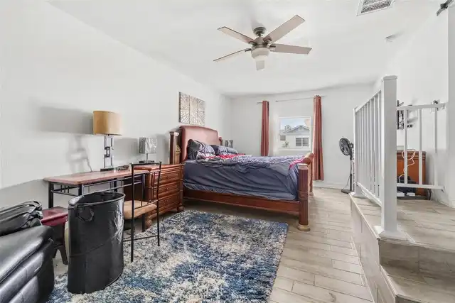 Listing Photo 11