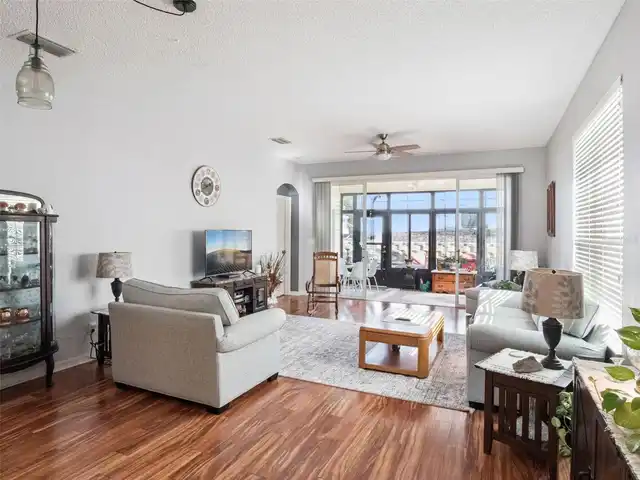 Listing Photo 7