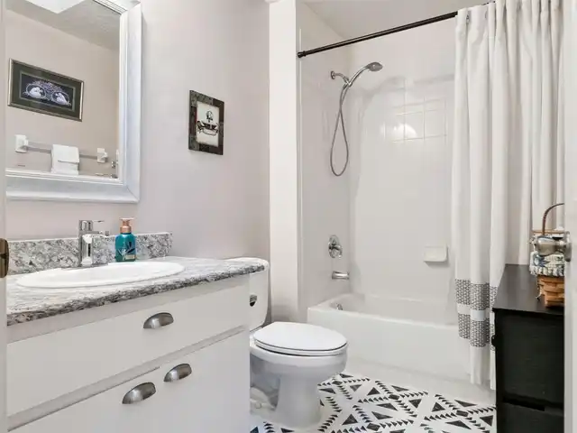 Listing Photo 18