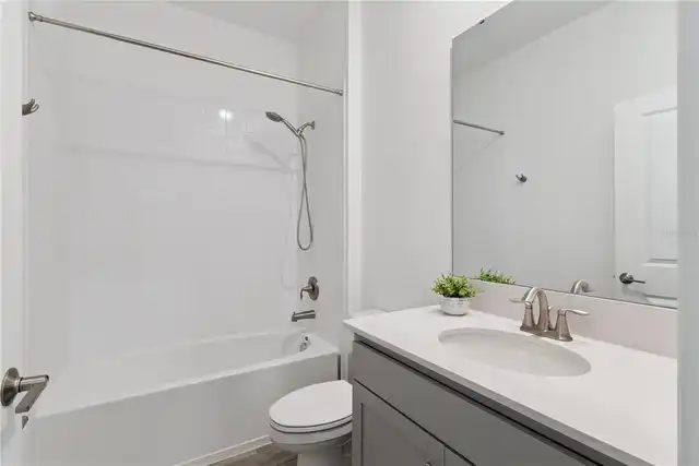 Listing Photo 8