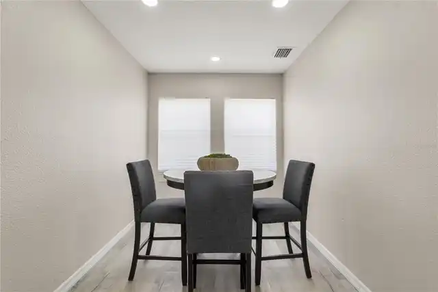 Listing Photo 12