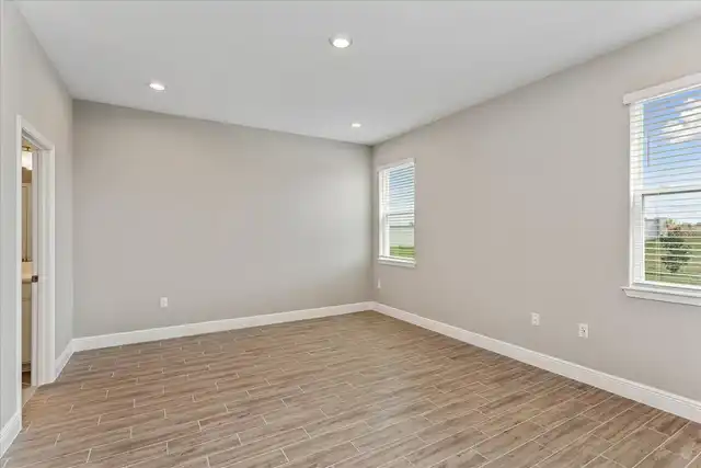 Listing Photo 13