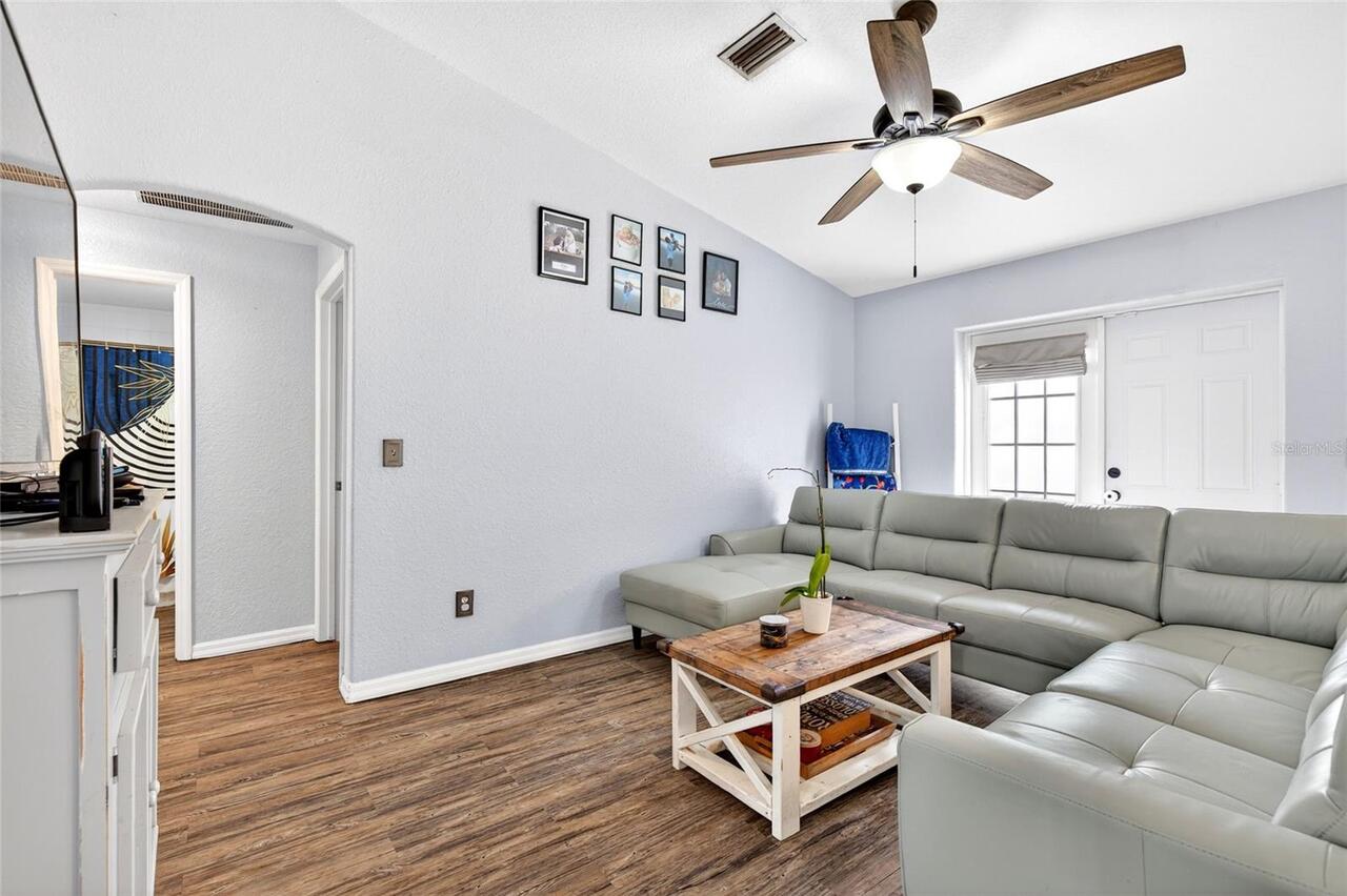 Listing Photo 8