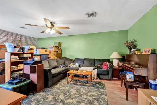 Listing Photo 6