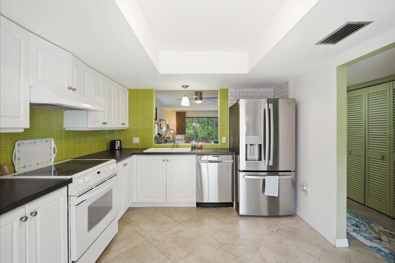 Listing Photo 10