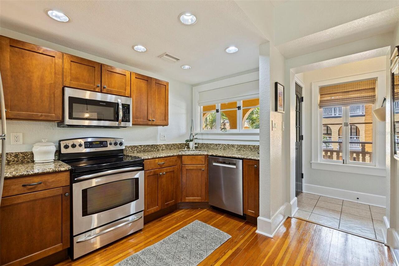 Listing Photo 10