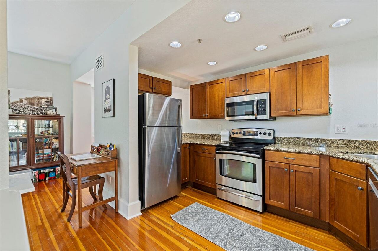 Listing Photo 11
