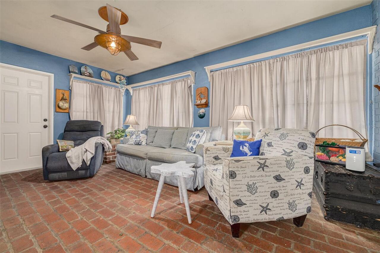 Listing Photo 10